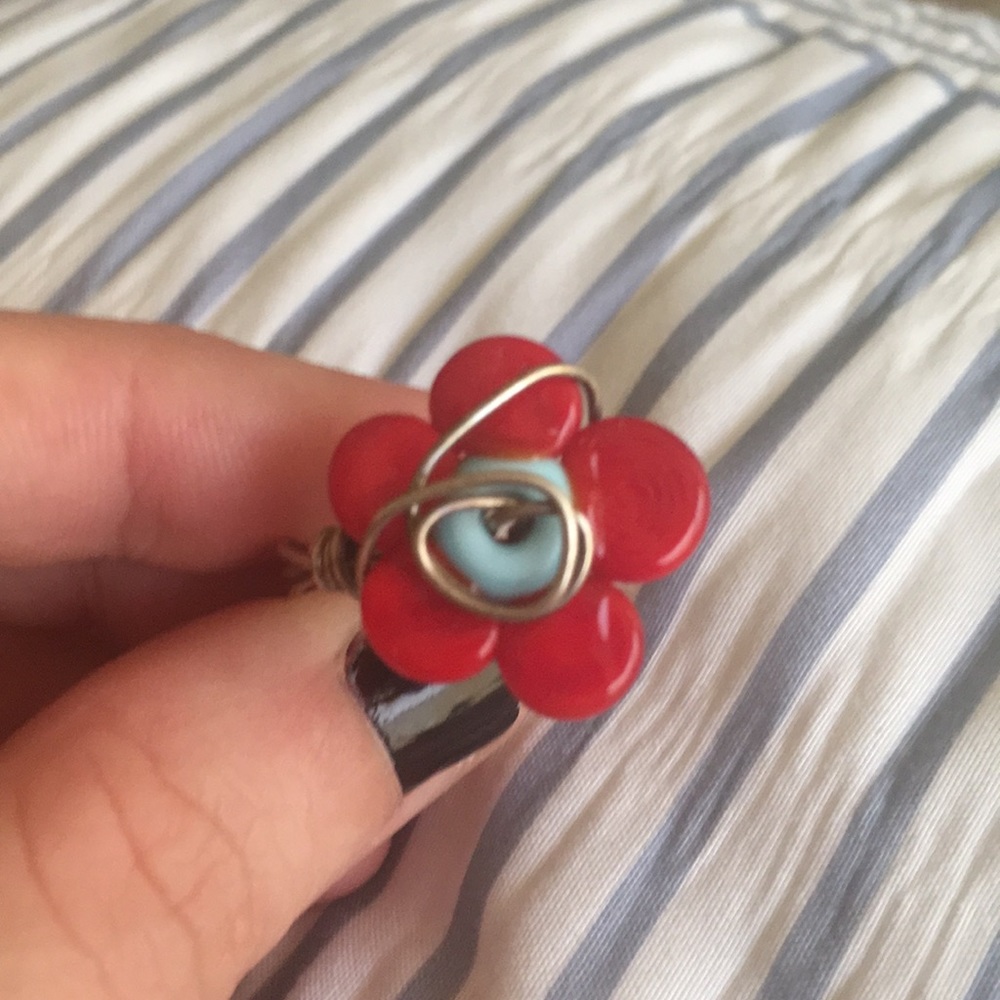 🎉🎉 Handmade flower ring. Size most likely a 7.